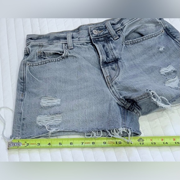 Old Navy Women's High-Waisted Slouchy Straight Blue Denim Shorts Sz 2 - Picture 4 of 9